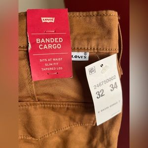 Levi's Banded Cargo Pants. NEW